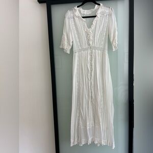 Doen Dress - very delicate lace - EUC minor flaw pictured on lace - Medium